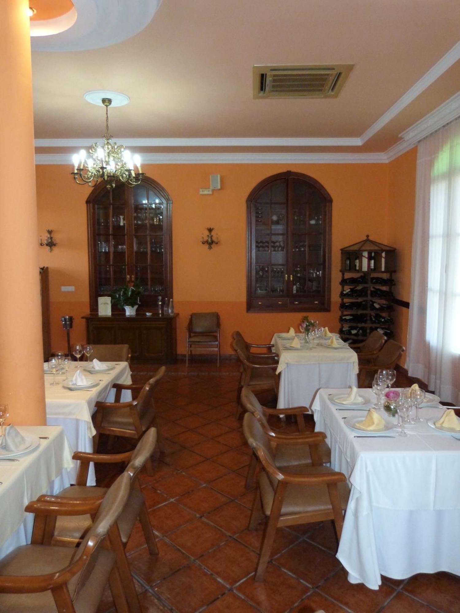 Hostal Restaurante Las Canteras Pedrera Kültér fotó
