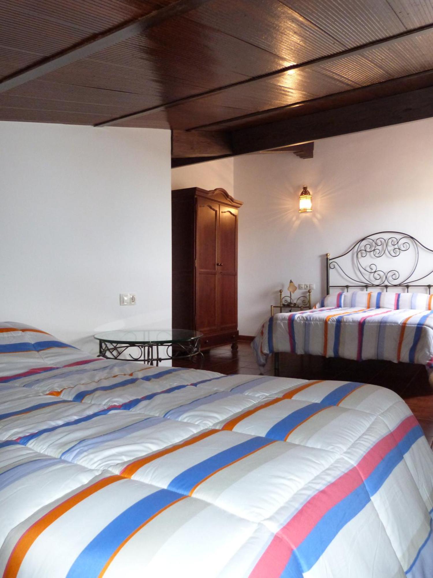 Hostal Restaurante Las Canteras Pedrera Kültér fotó